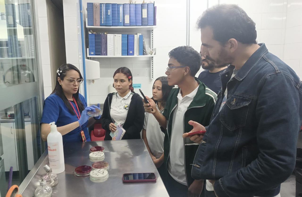 Visita Laboratorio Parque Explora